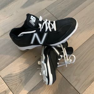New Balance, Baseball Cleats, black and white, men’s size 8